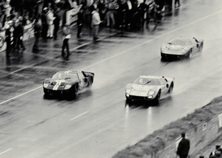 Illustration for article titled The Ten Biggest Automotive Mulligans Of All Time